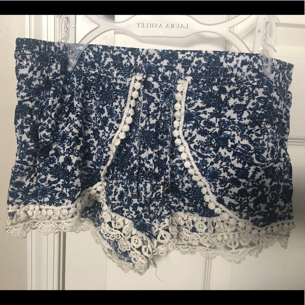 Blue floral print shorts